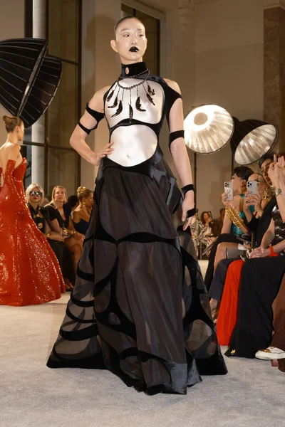 Look 28